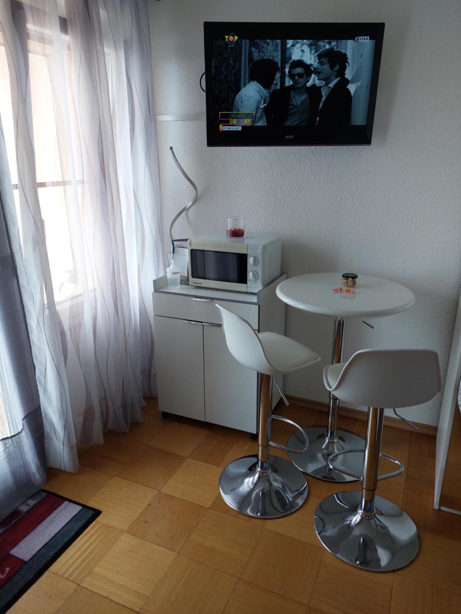 Joli Studio Avec Terrasse Et Vue Exclusivement Pour Non Fumeurs ベルモン＝シュル＝ローザンヌ エクステリア 写真